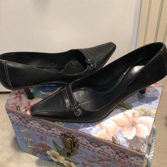 Cole Haan Shoes - Cole Hahn heels 8 1/2 B